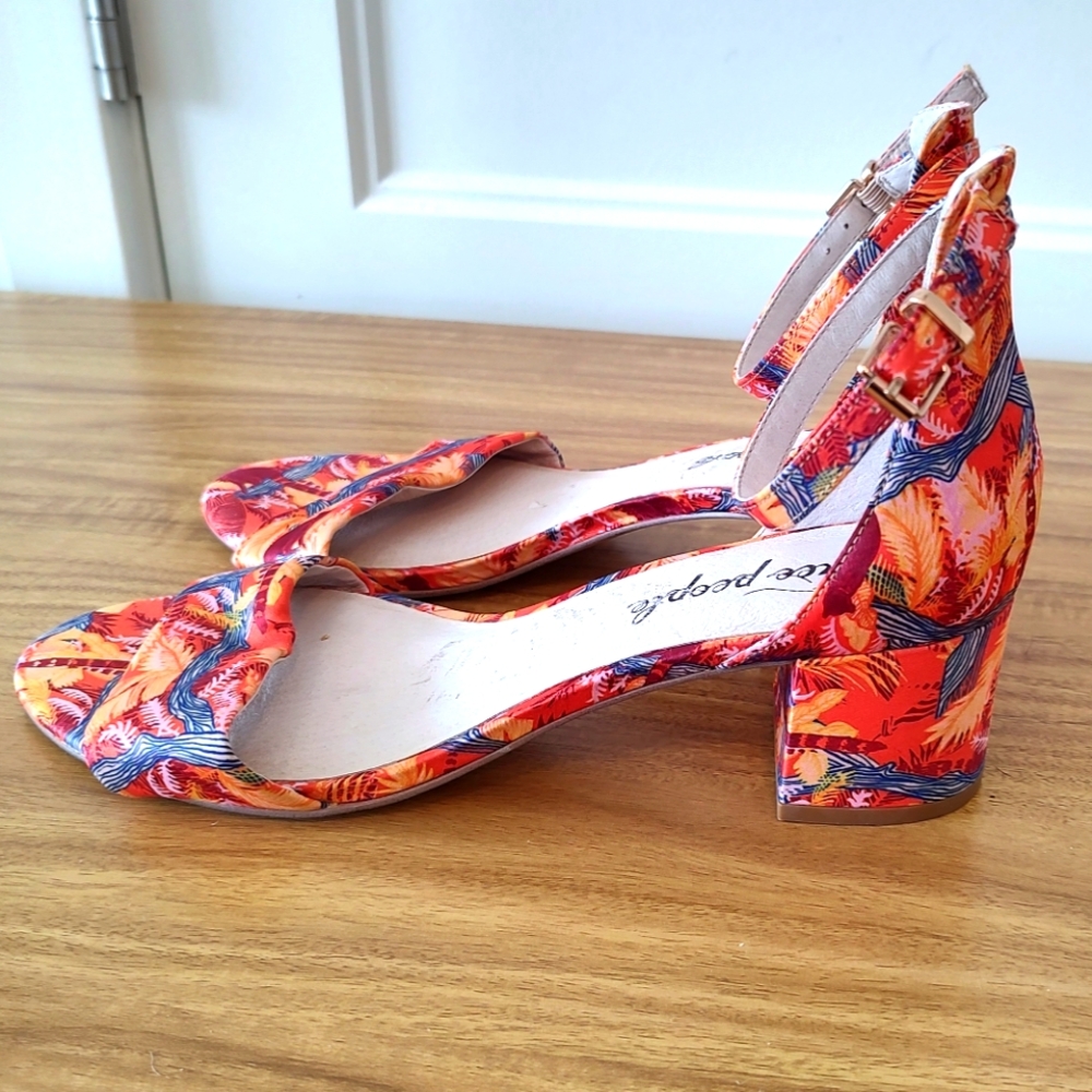 👠👠Host Pick 2X👠👠 Free People Patterned Fabric Block Heel Sandals